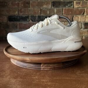 Brooks Ghost Max Men's 9 Road Running Max Cushion Oyster Cream Sneaker Shoes
